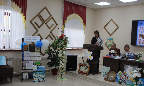 Участие центральной библиотеки во Всемирном дне борьбы с туберкулезом «Белая ромашка» в Канашском муниципальном округе
