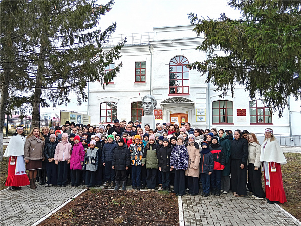 Торжественный митинг в честь 126-летия со дня рождения Сеспеля «Поэт с пламенным сердцем»