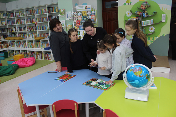 Библиотечное путешествие «Рады мы всегда друзьям, приглашаем в гости к нам…»